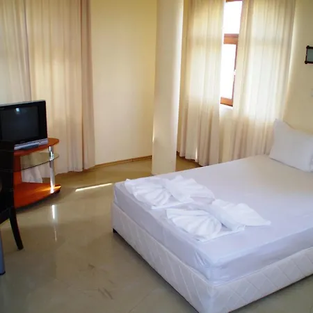 Azura Garden Hotel *