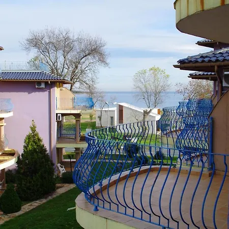 Hotel Azura Garden *