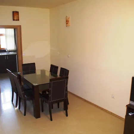 Azura Garden Hotel *