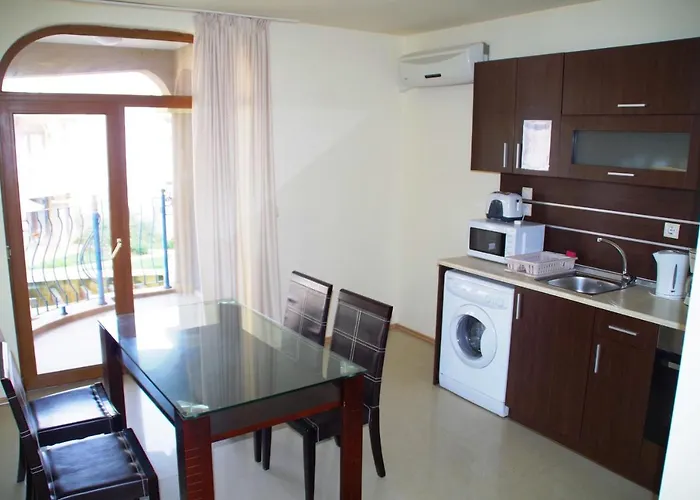 Azura Garden Chernomorets