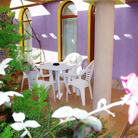 Azura Garden *