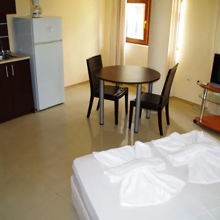 Apartmanhotel Azura Garden *