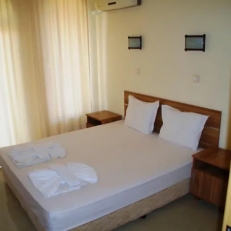 Azura Garden Apartmanhotel Csernomorec
