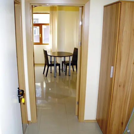 Azura Garden Apartmanhotel *