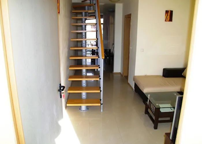 Azura Garden Hotel *