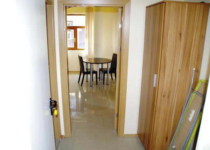 Azura Garden Hotel *