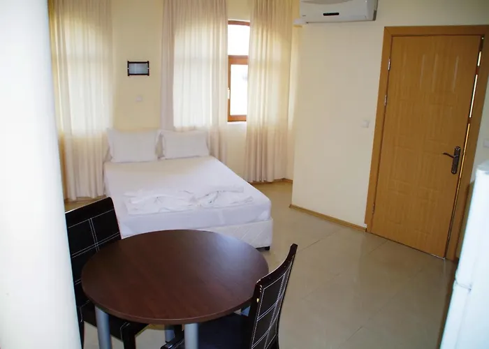 Azura Garden Černomorec